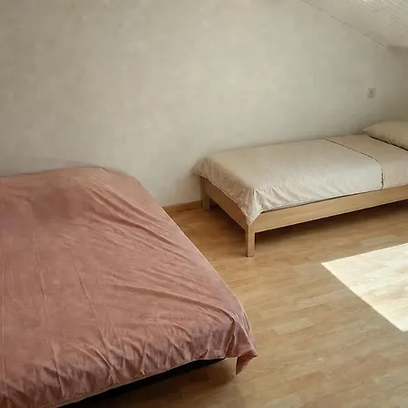 Close To Local Amenities, 4 Min Walk To Busway Holiday home Nantes