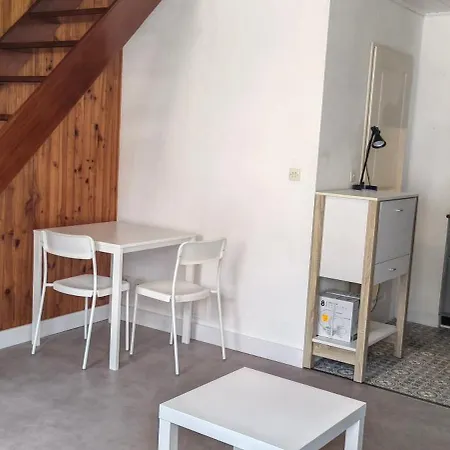 Close To Local Amenities, 4 Min Walk To Busway Nantes
