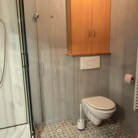 Holiday home Close To Local Amenities, 4 Min Walk To Busway *